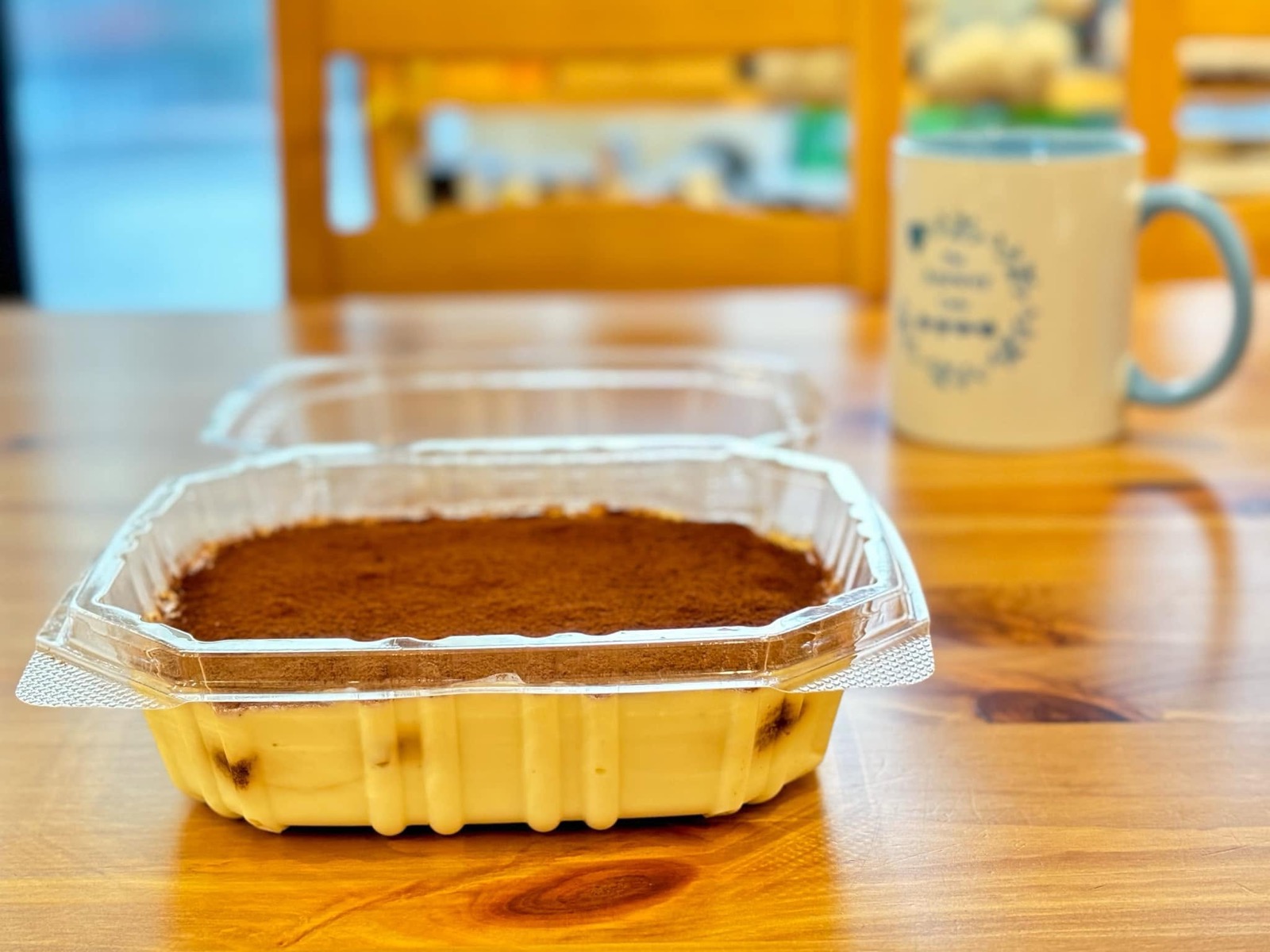 安舍手作提拉米蘇：撒上可可粉、口感紮實濃郁的義式提拉米蘇